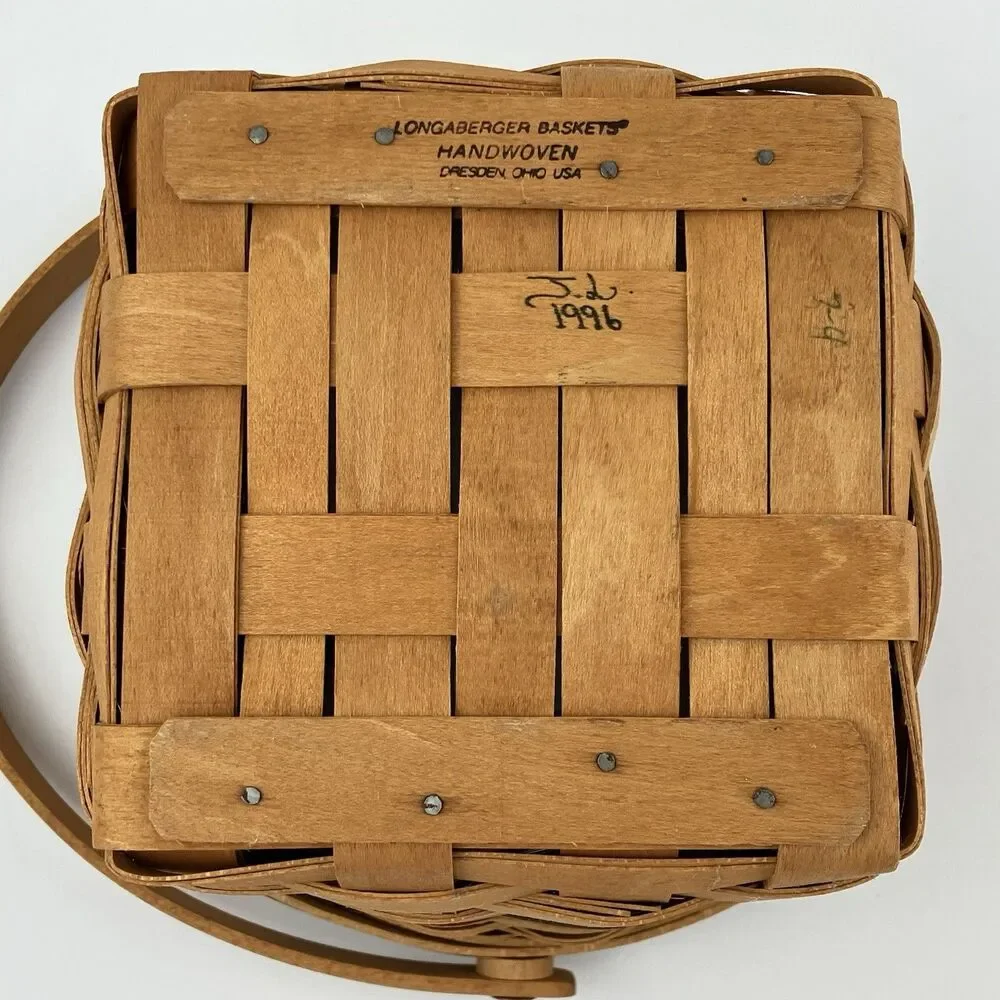 Longaberger includes basket